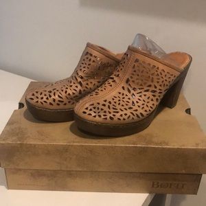 Born Kote Clogs